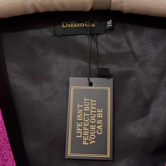 NWT 4 piece Fuchsia glitter vest set. Vest , bow tie , handkerchief & cufflinks - Picture 2 of 4